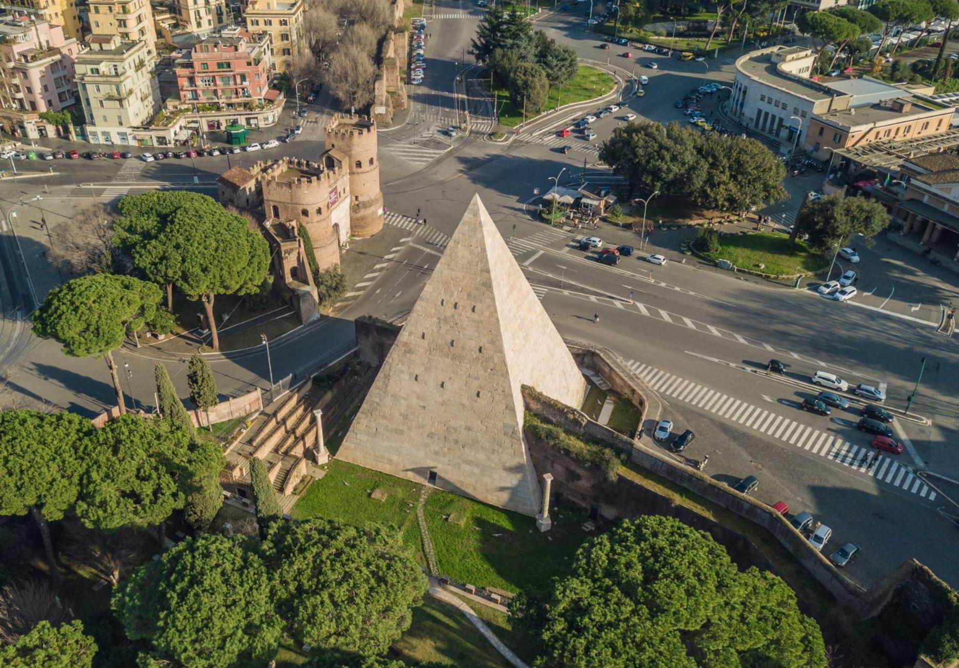 Piramide Deluxe Apartment Roma Exterior foto